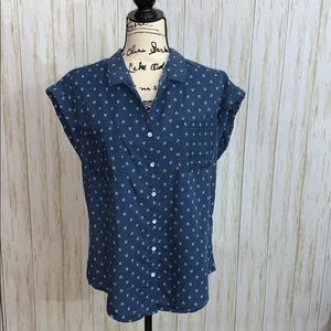 Size M Jachs Girlfriend Chambray Button Up Shirt
